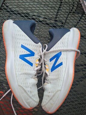 New Balance Men's Indoor Court Shoes White Blue Orange Size (US 9)
